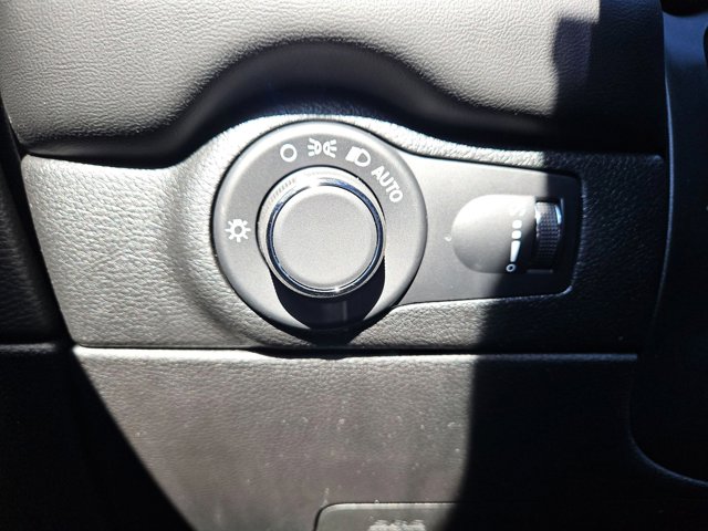 Vehicle image 23 of 68