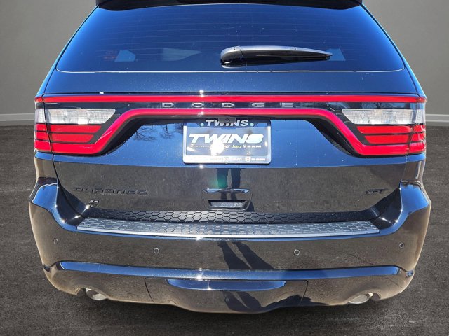 Vehicle image 4 of 68