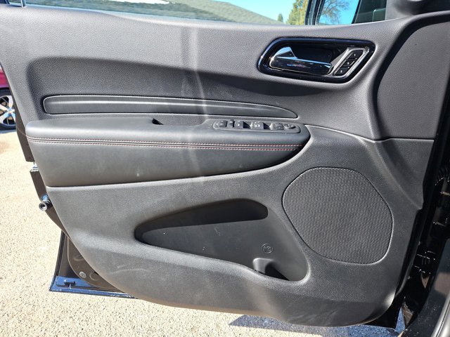 Vehicle image 25 of 68