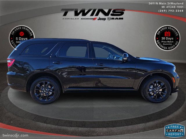 Vehicle image 6 of 68