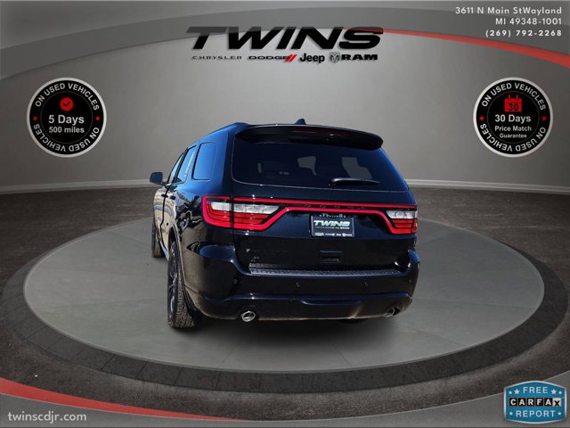 Vehicle image 8 of 68
