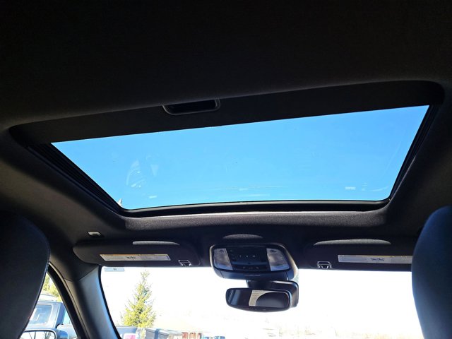 Vehicle image 27 of 68