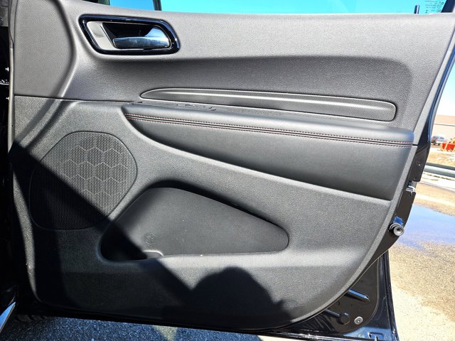 Vehicle image 28 of 68