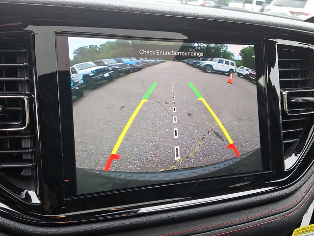 Vehicle image 13 of 21