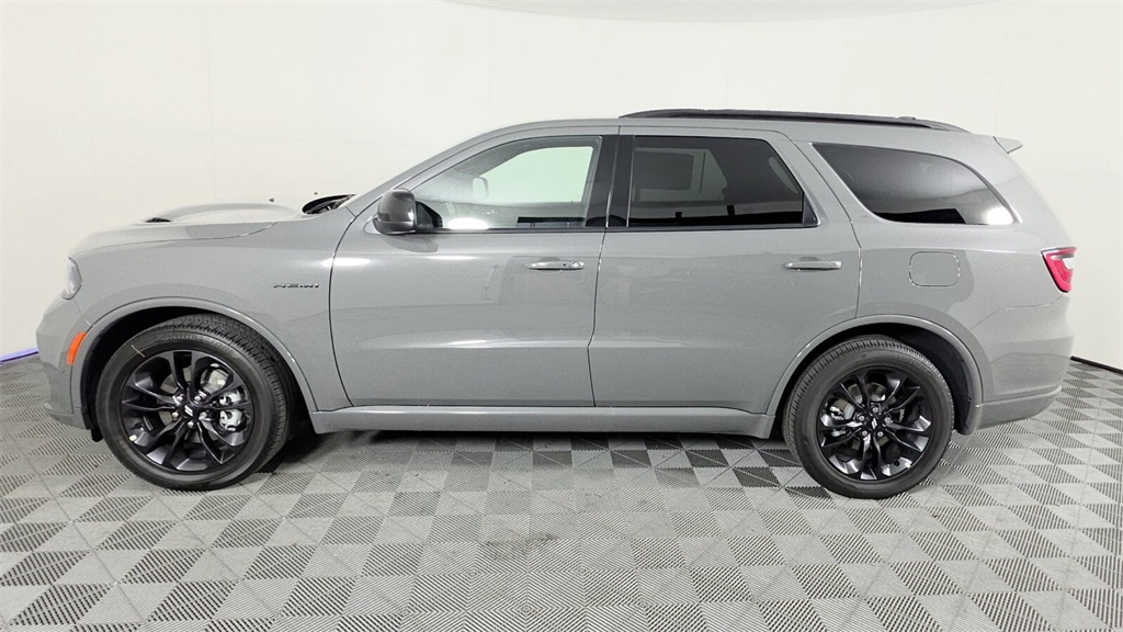 2025 Dodge Durango R/T Image 8 of 26