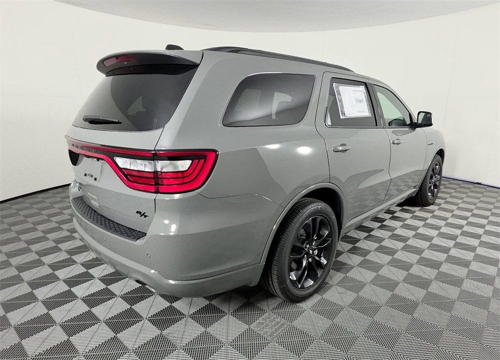2025 Dodge Durango R/T Image 5 of 26