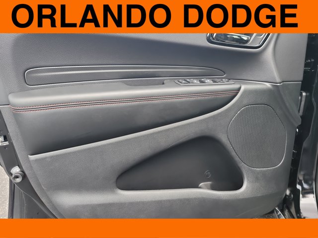 Vehicle image 19 of 23