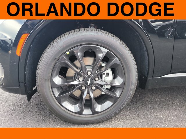 Vehicle image 10 of 23
