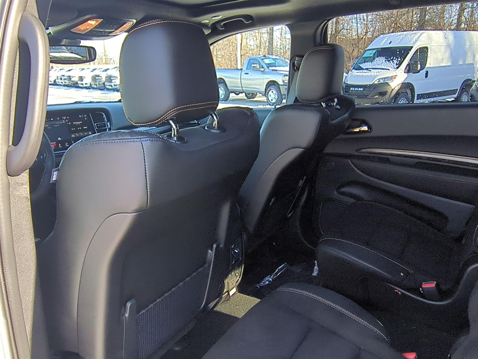 Vehicle image 17 of 35