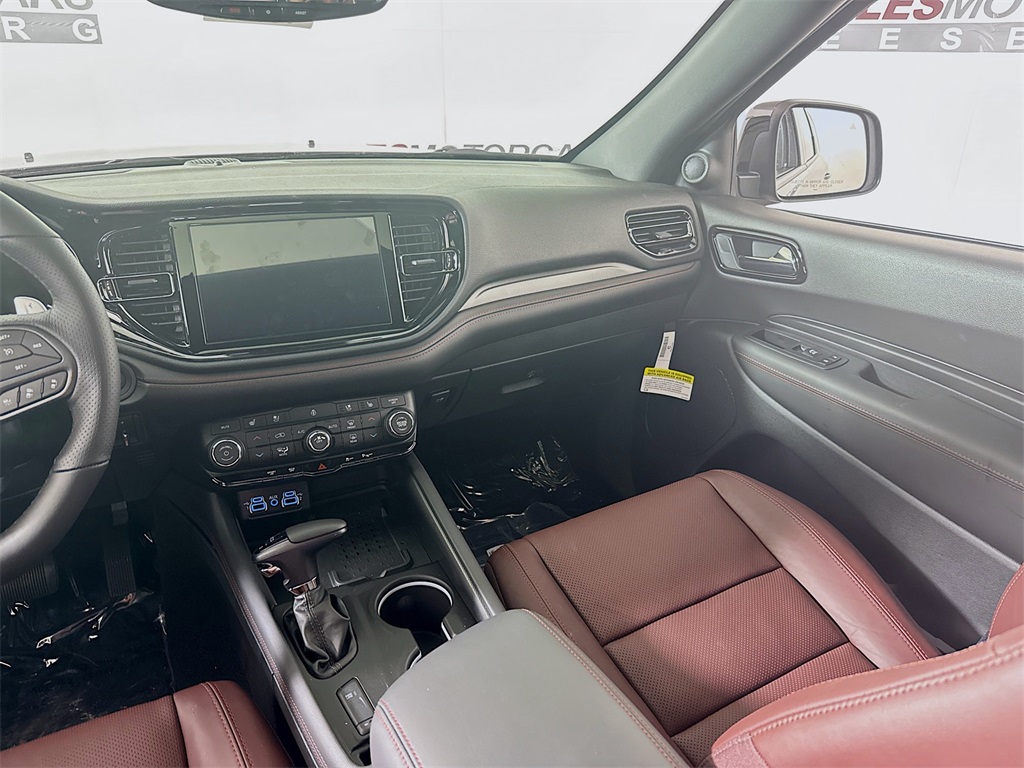 Vehicle image 25 of 36