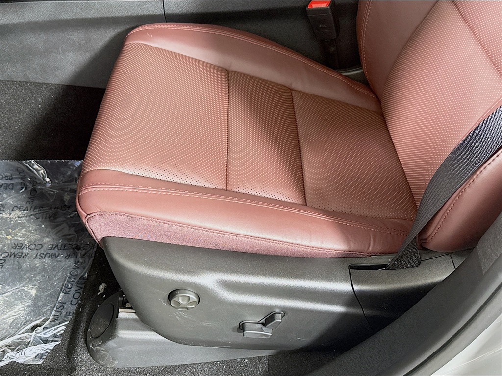 Vehicle image 20 of 36