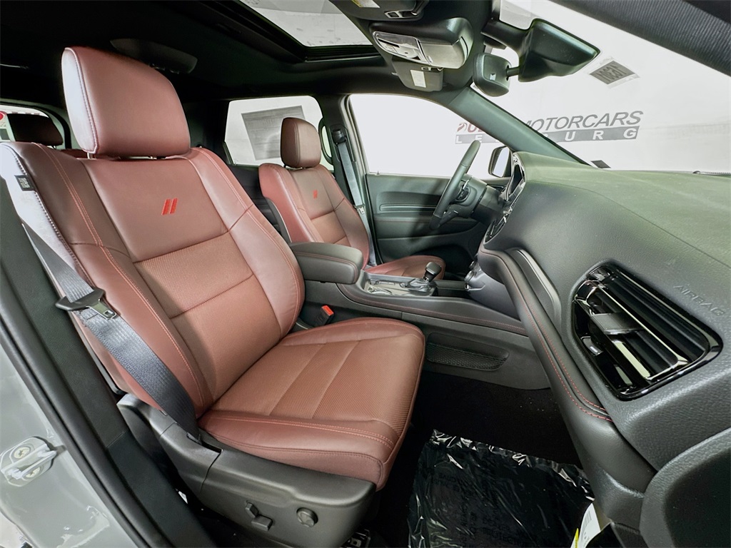 Vehicle image 32 of 36