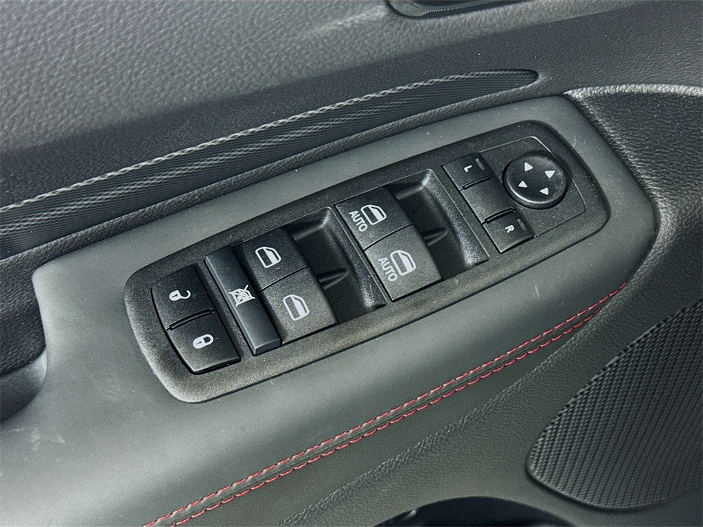 Vehicle image 18 of 36