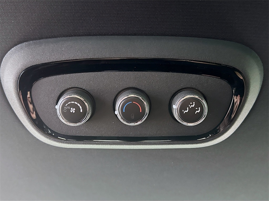 Vehicle image 28 of 36
