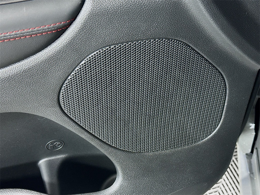 Vehicle image 19 of 36