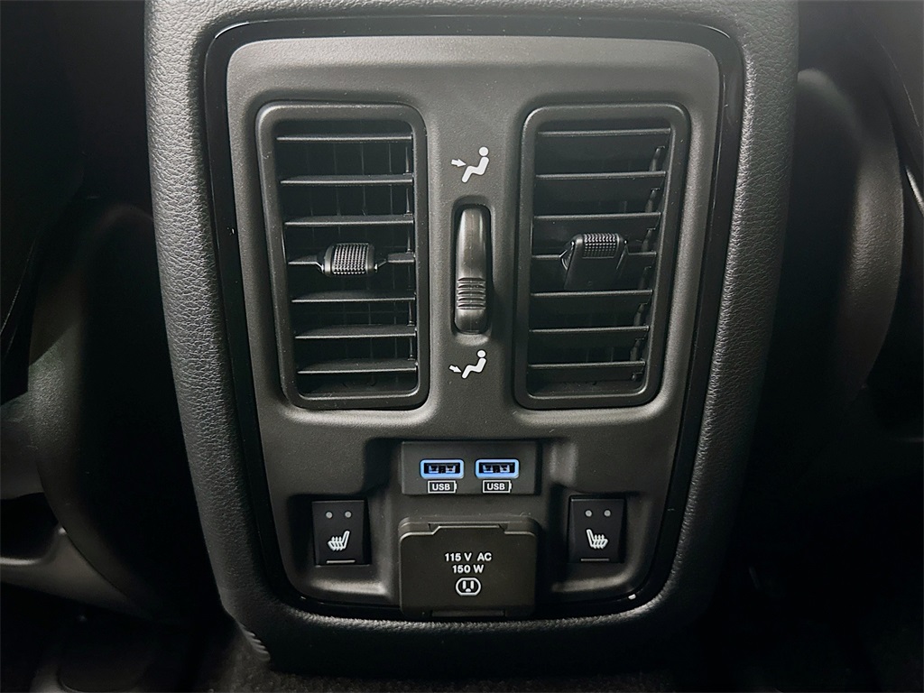 Vehicle image 27 of 36