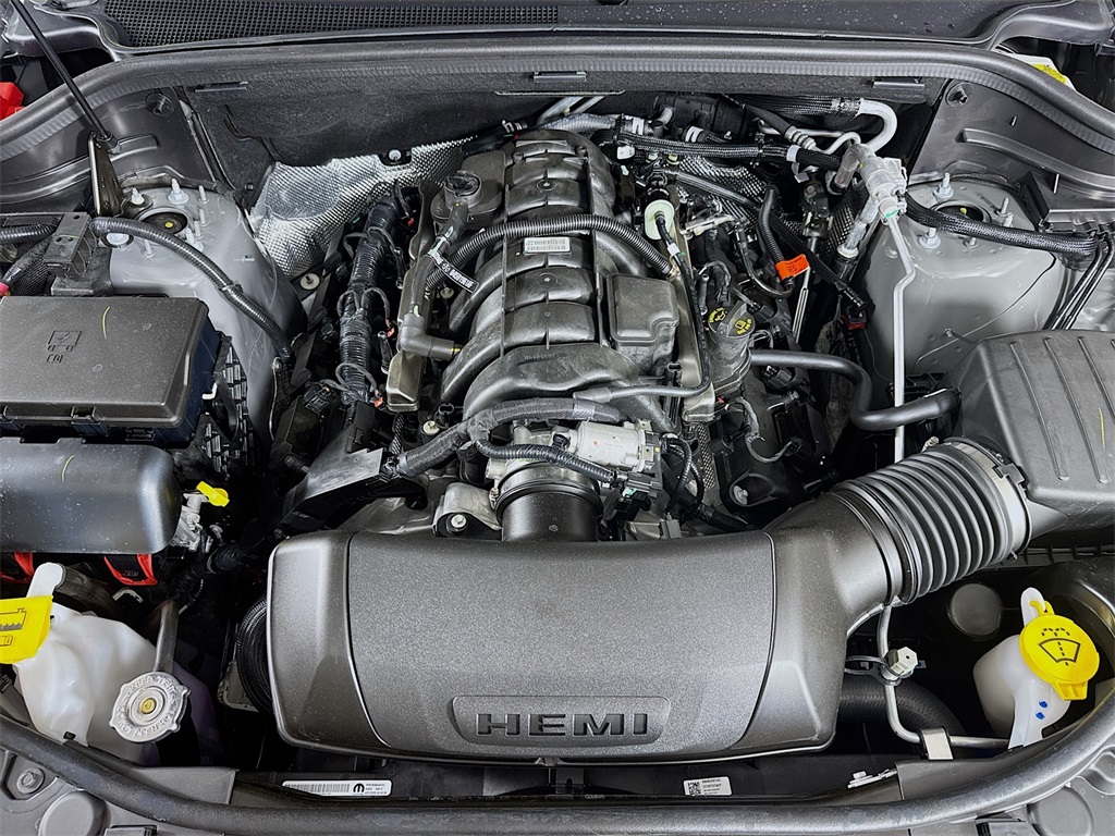 Vehicle image 34 of 36