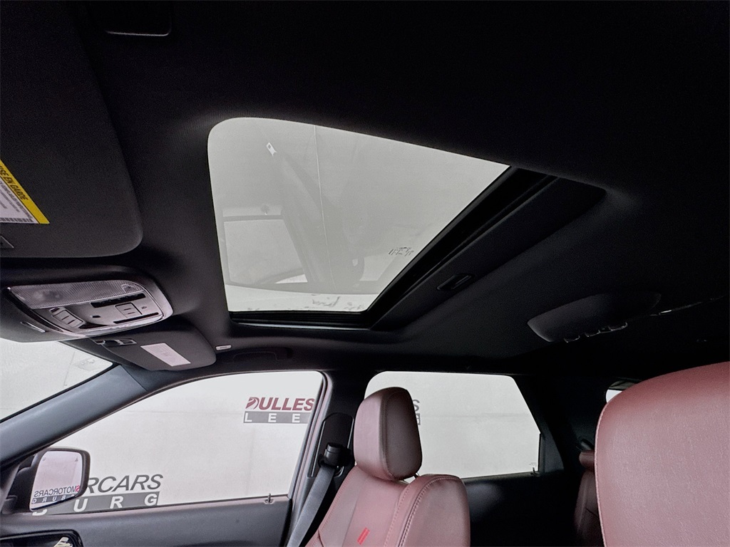 Vehicle image 23 of 36