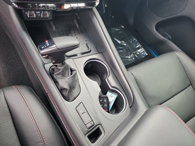 Vehicle image 21 of 24