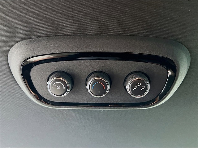 Vehicle image 28 of 38