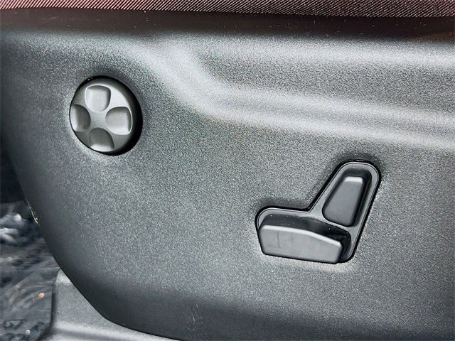Vehicle image 35 of 38