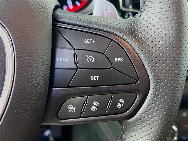 Vehicle image 31 of 38