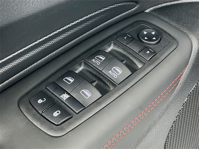 Vehicle image 36 of 38
