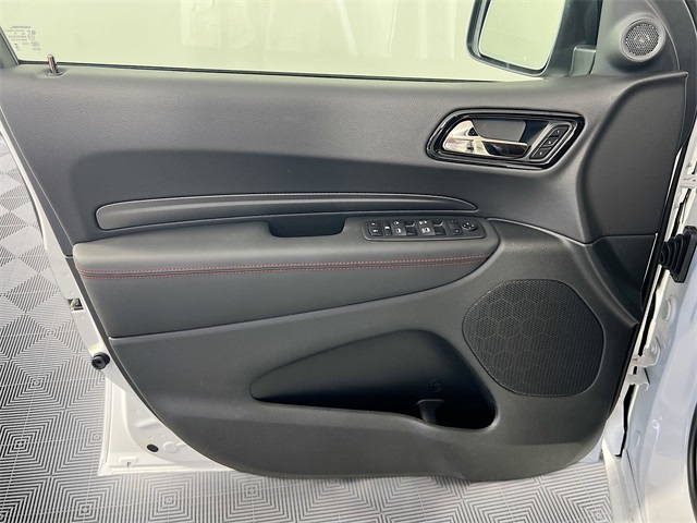 Vehicle image 26 of 38