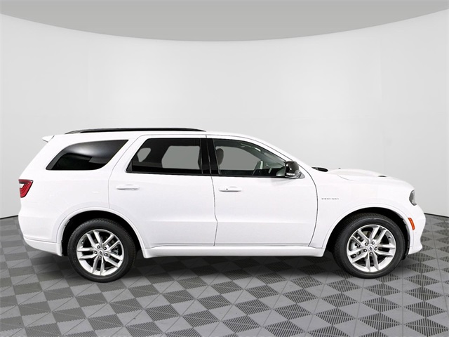 Vehicle image 4 of 38