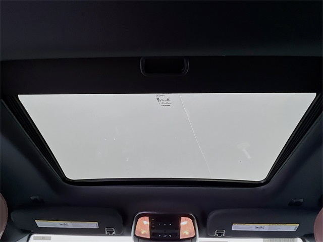 Vehicle image 19 of 38
