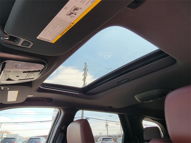 Vehicle image 36 of 37