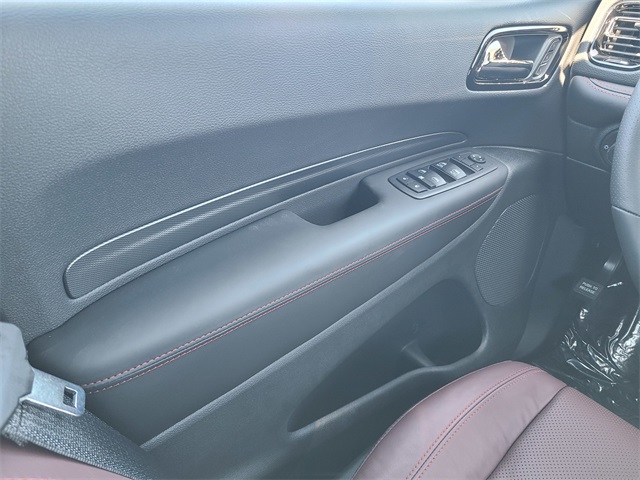 Vehicle image 31 of 41