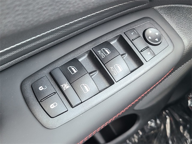Vehicle image 32 of 41