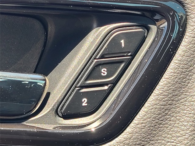 Vehicle image 38 of 41