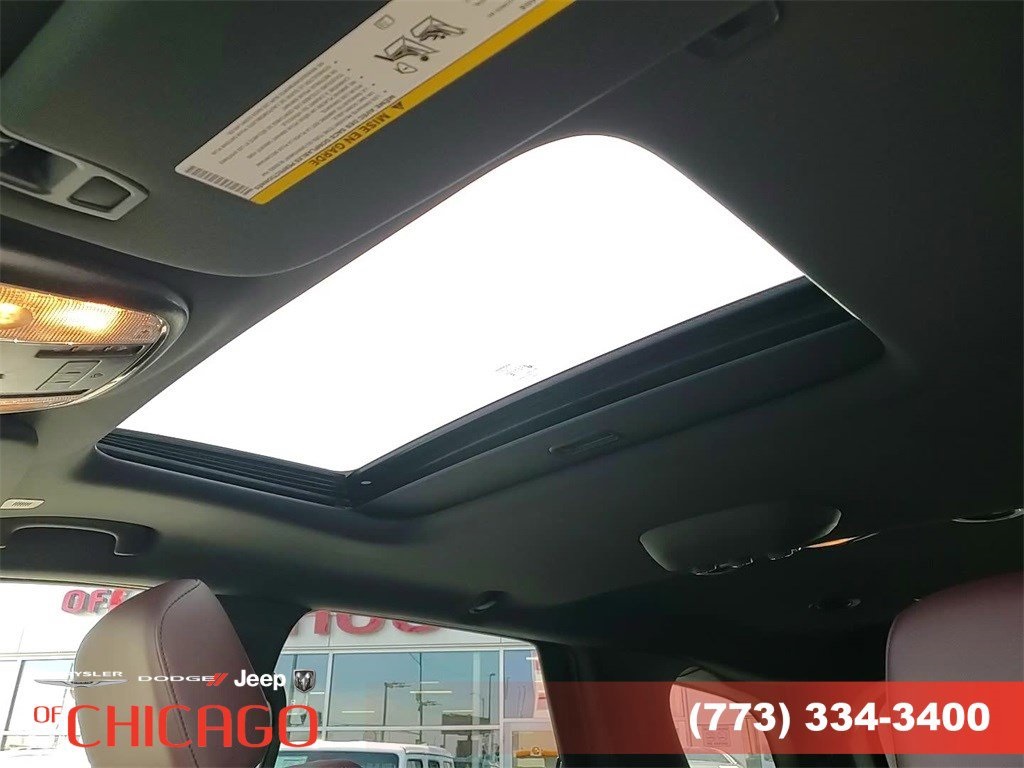 Vehicle image 16 of 25
