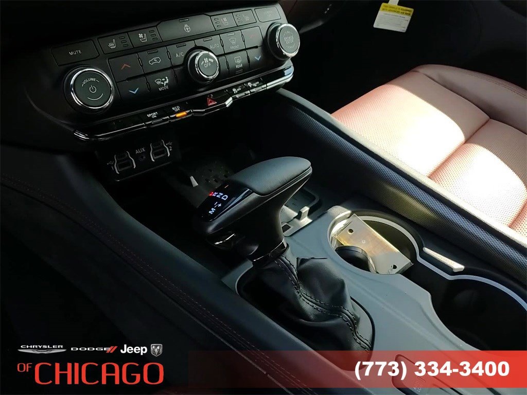 Vehicle image 22 of 25
