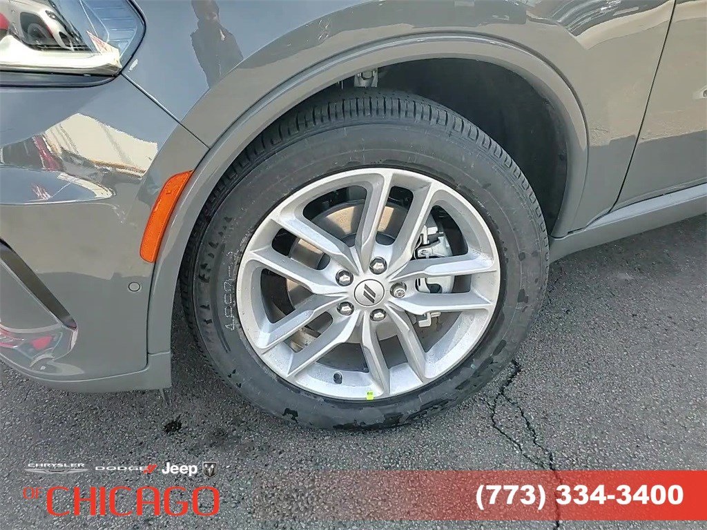 Vehicle image 12 of 24