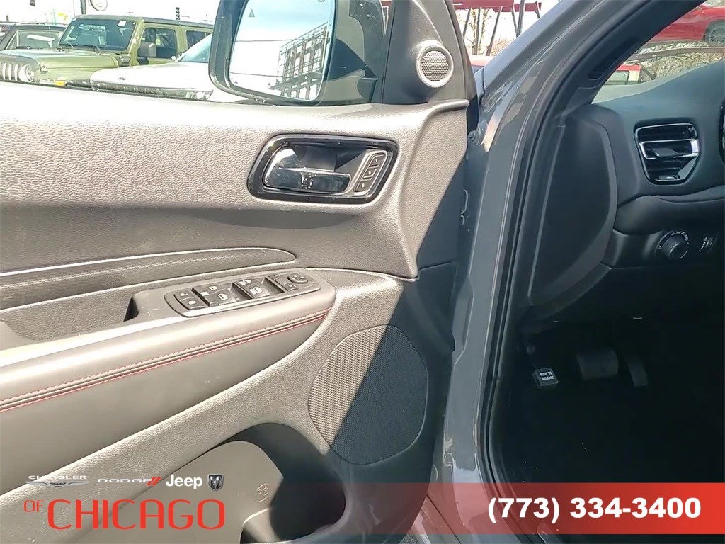 Vehicle image 21 of 24