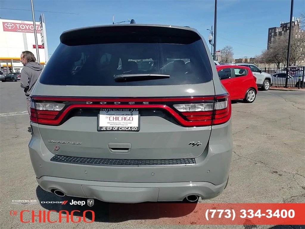 Vehicle image 8 of 24