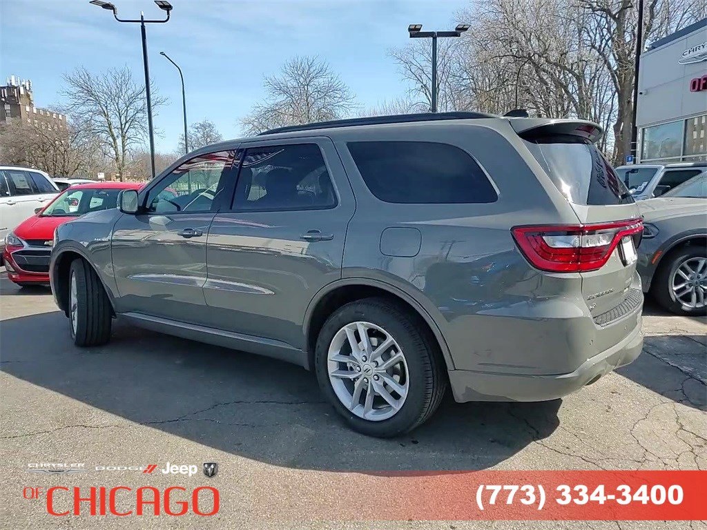 Vehicle image 10 of 24