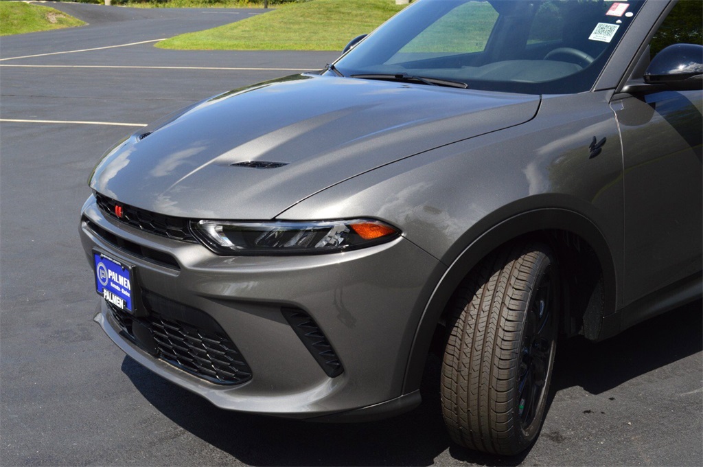 2025 Dodge Hornet GT Image 2 of 34