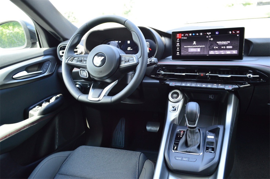 2025 Dodge Hornet GT Image 18 of 34