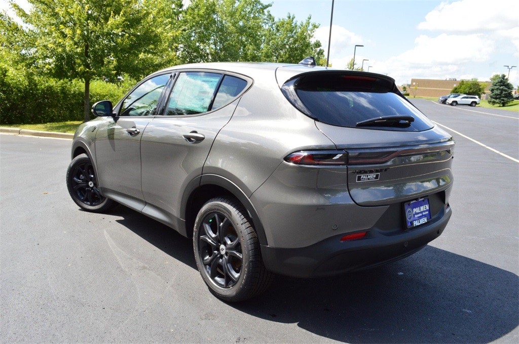 2025 Dodge Hornet GT Image 8 of 34