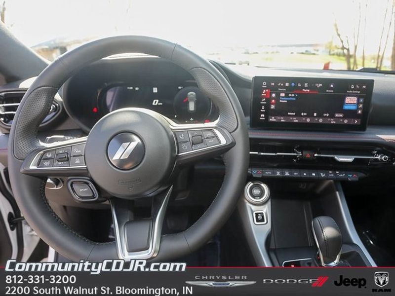 Vehicle image 11 of 29