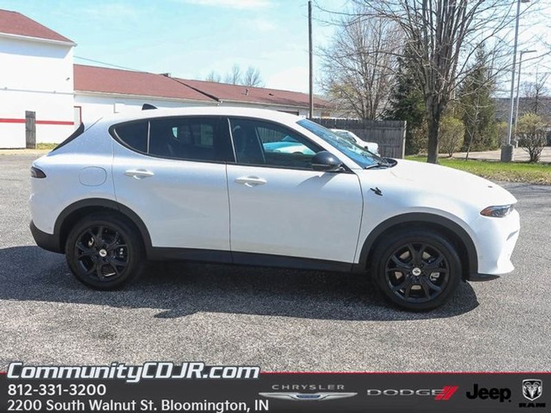 Vehicle image 5 of 29