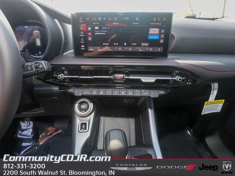 Vehicle image 14 of 29