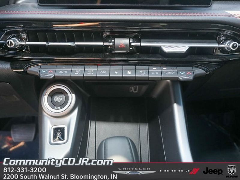 Vehicle image 16 of 29