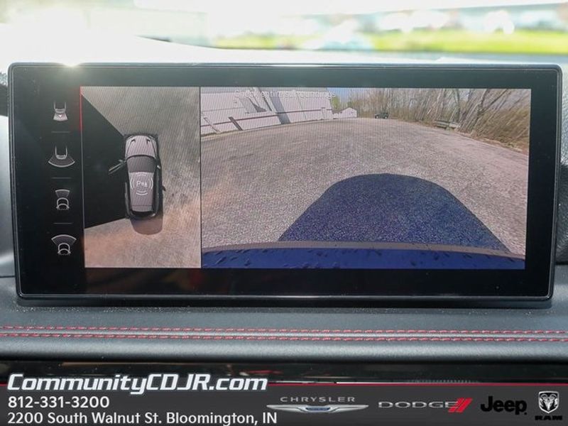 Vehicle image 15 of 29
