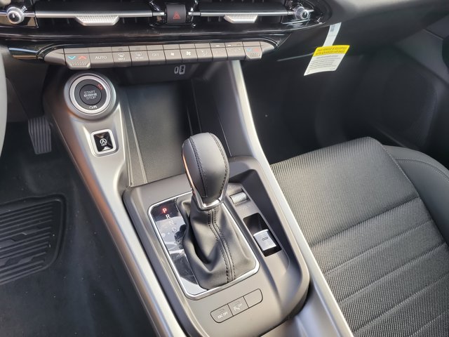 Vehicle image 18 of 21
