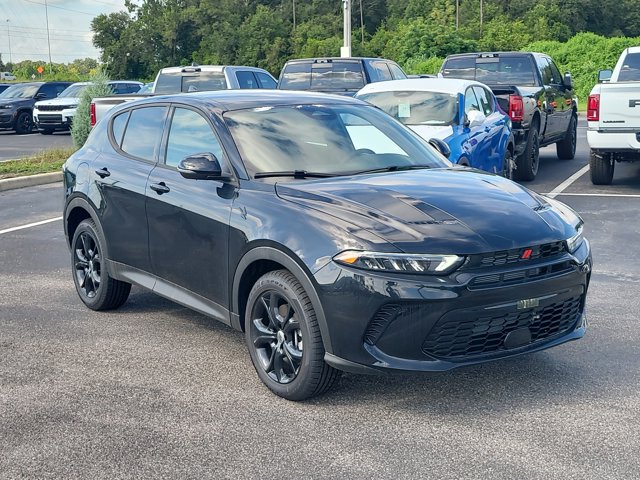 Vehicle image 4 of 21